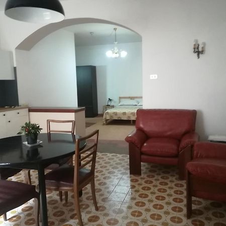 La Casa Di Astrea Bed & Breakfast Caiazzo Стая снимка